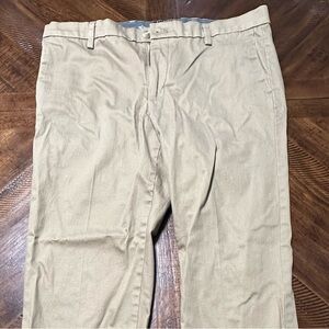 Dockers Men's Khaki Chinos